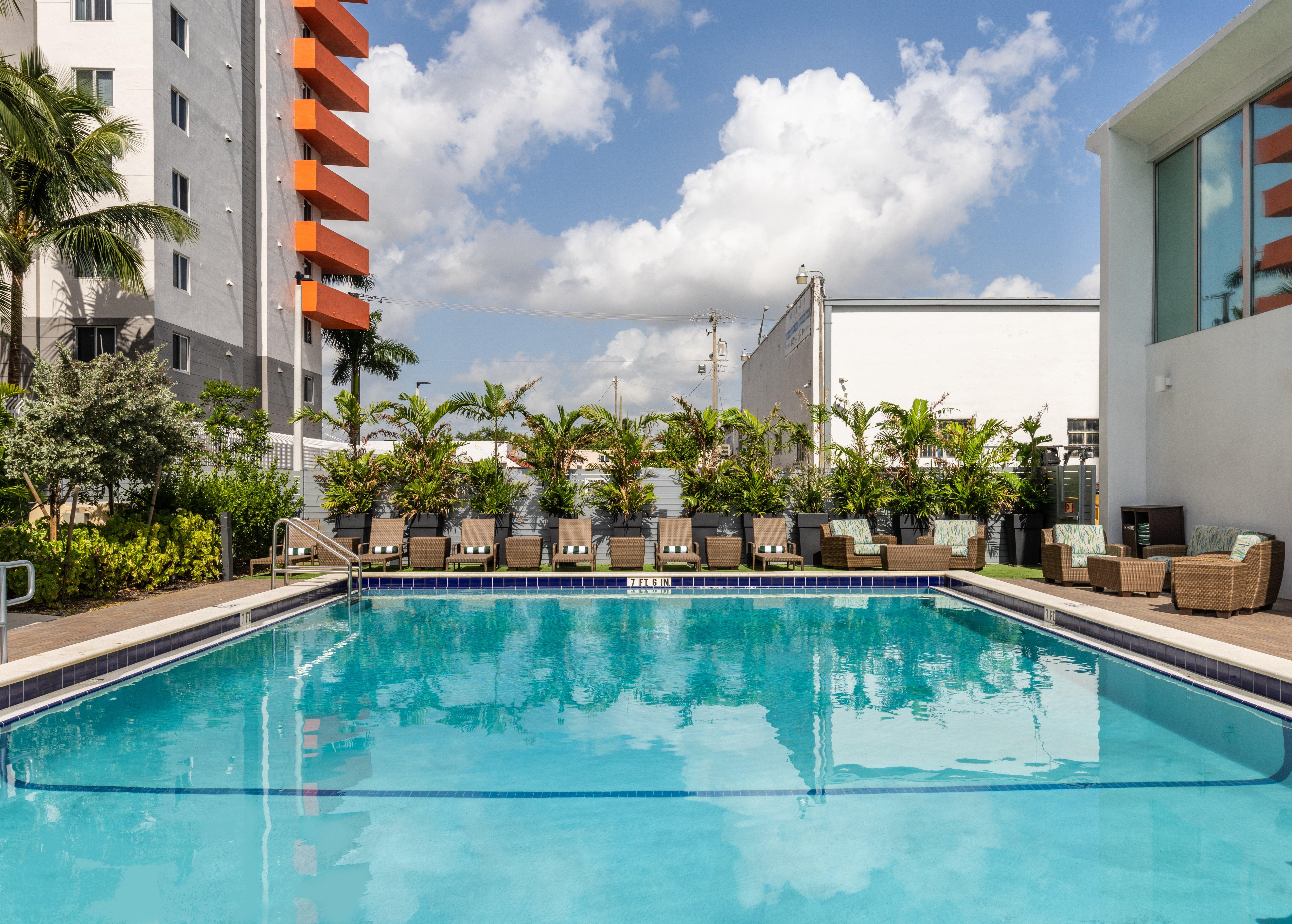 Doubletree By Hilton Miami North I-95, Fl Hotel Exterior photo